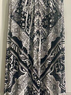 Apt. 9 Black and White Paisley Maxi dress